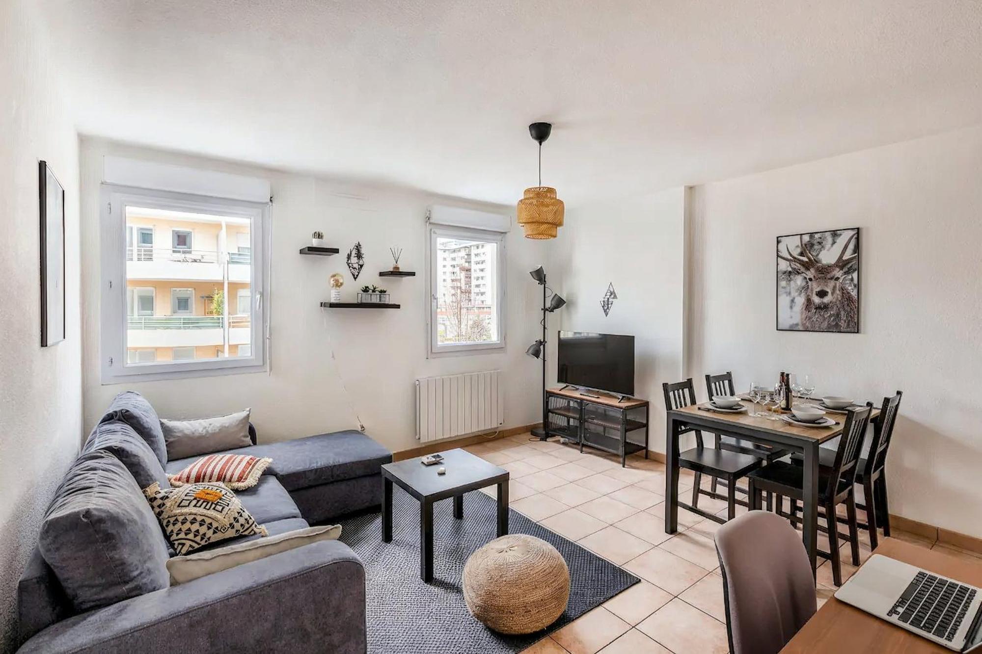 Superbe Appartement - Parking Gratuit - 4 Personnes Chambéry Extérieur photo