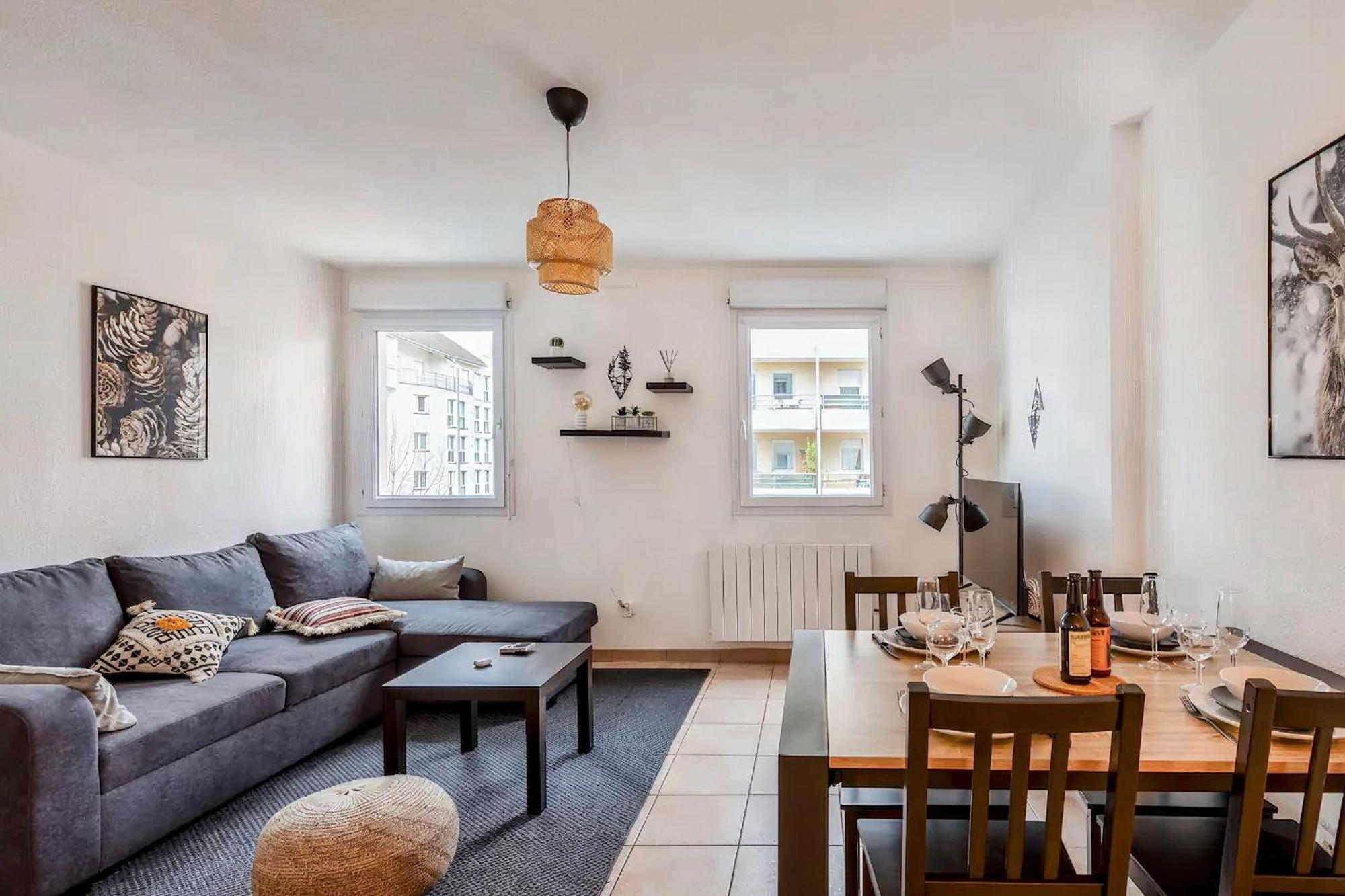 Superbe Appartement - Parking Gratuit - 4 Personnes Chambéry Extérieur photo